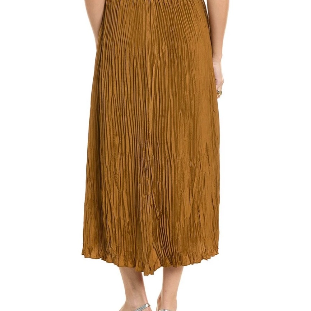 Elegant Brown Pleated Skirt - Picture 2 of 12